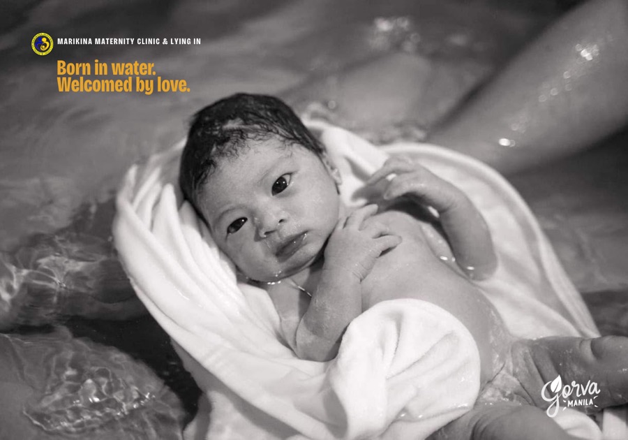 A newborn welcomed after waterbirth